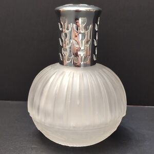 Eden Lampe Aromatic White/Silver Frosted Glass Diffuser Lamp.